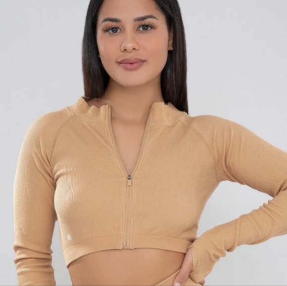 WBK Matching Tan Workout Leggings and Cropped Jacket - Picture 2 of 3